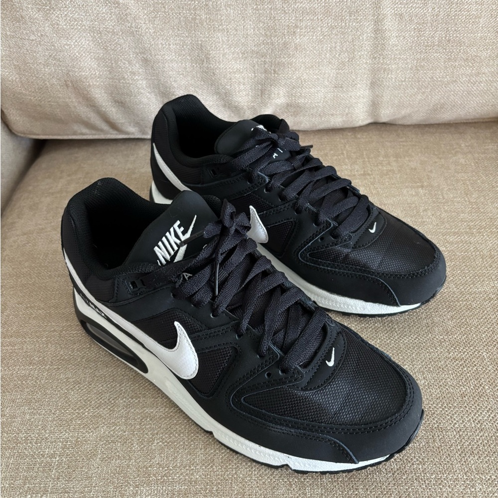 Nike Air Max Command Women’s Size 9